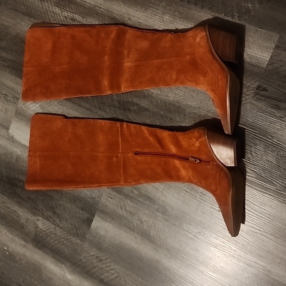 VINCE CAMUTO SHAHARLA KETCHUP BOOT SIZE 8 - Picture 6 of 6